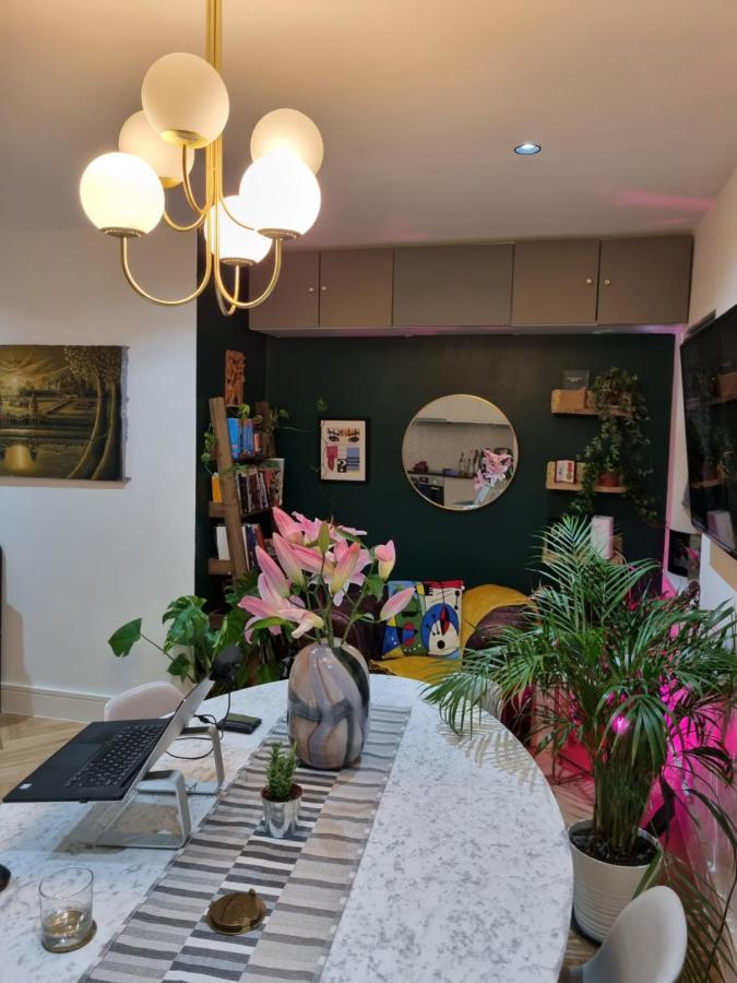 Bright Spacious Apartment In The Park Лондон Екстериор снимка